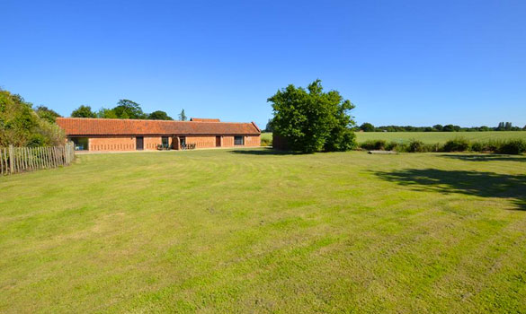 2-Brick-Kiln-Barns-lovely-holiday-barns-near-Stalham